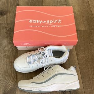 Brand new in the box Easy Spirit women’s size 8 W tennis shoes